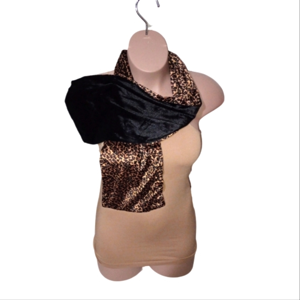 2-Sided animal print scarf